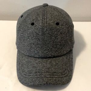 LULULEMON BALL CAP B/W NEW